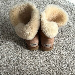 UGG Tan Boots Cozy Sheepskin Lining